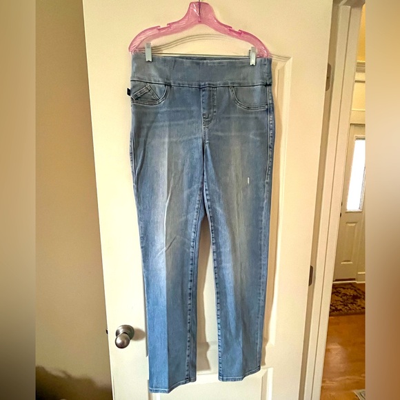 Rock & Republic Denim - Rock & Republic “Fever” Pull On Style Lighter Wash Jeans Size 12L (32L)